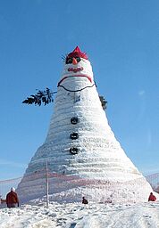 Grösste Schneefrau