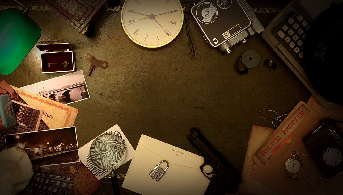 Diverse alte Gegenstände für einen Live-Escaperoom